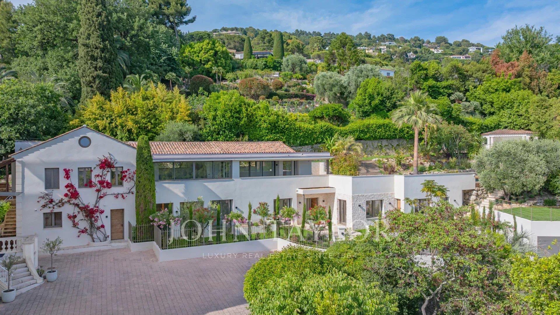 Cannes Bénéfiat magnífica moradia renovada vista mar