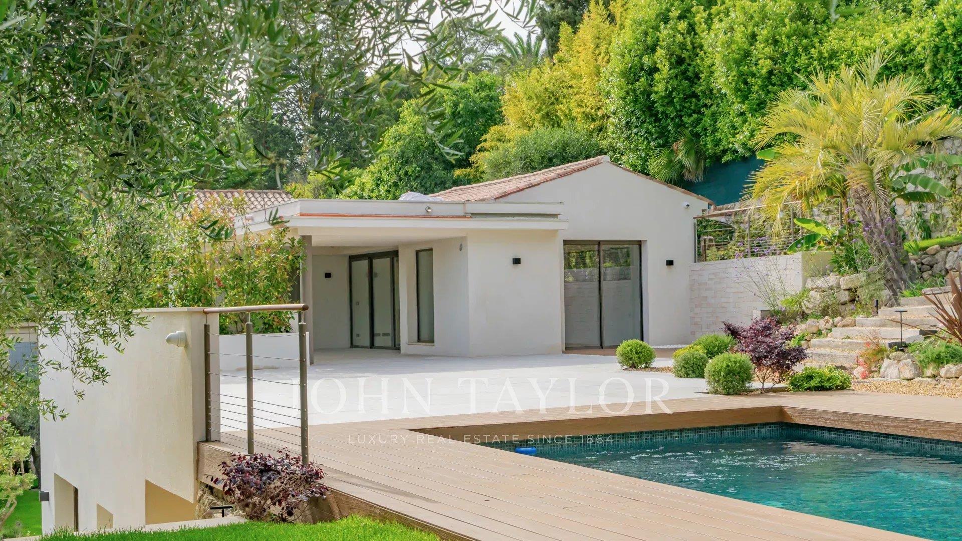 Cannes Bénéfiat magnífica moradia renovada vista mar