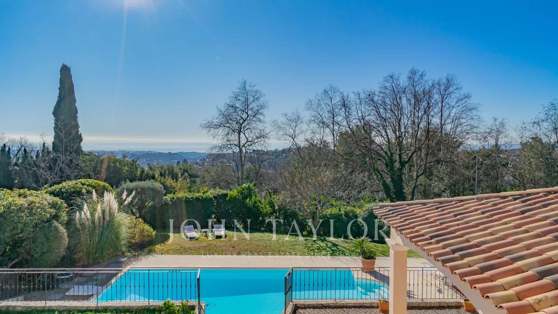 Villa llave en mano con vistas al mar y piscina