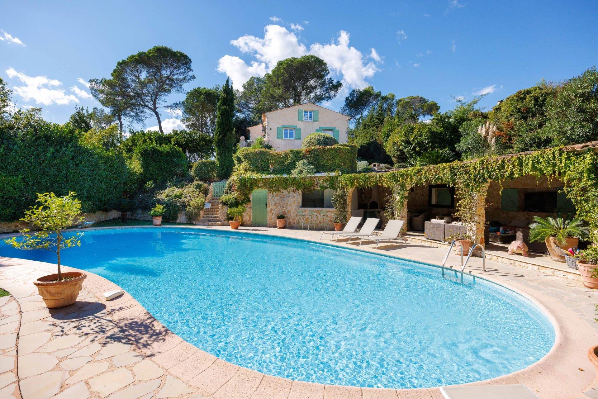 Domaine de la Peyrière - Moradia de charme com vista para o golfe