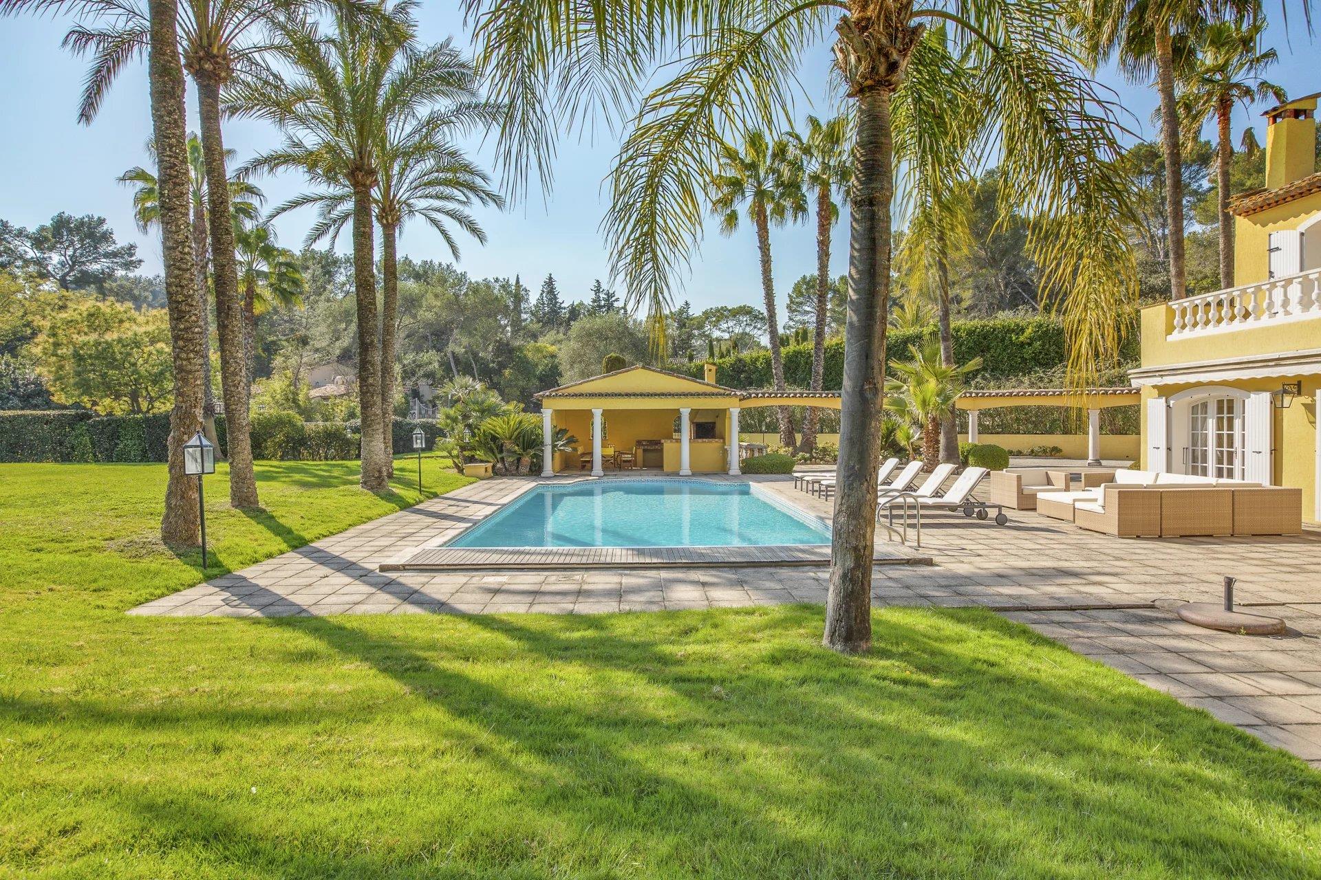 Magnífica moradia nos parques de Mougins - Propriedade segura