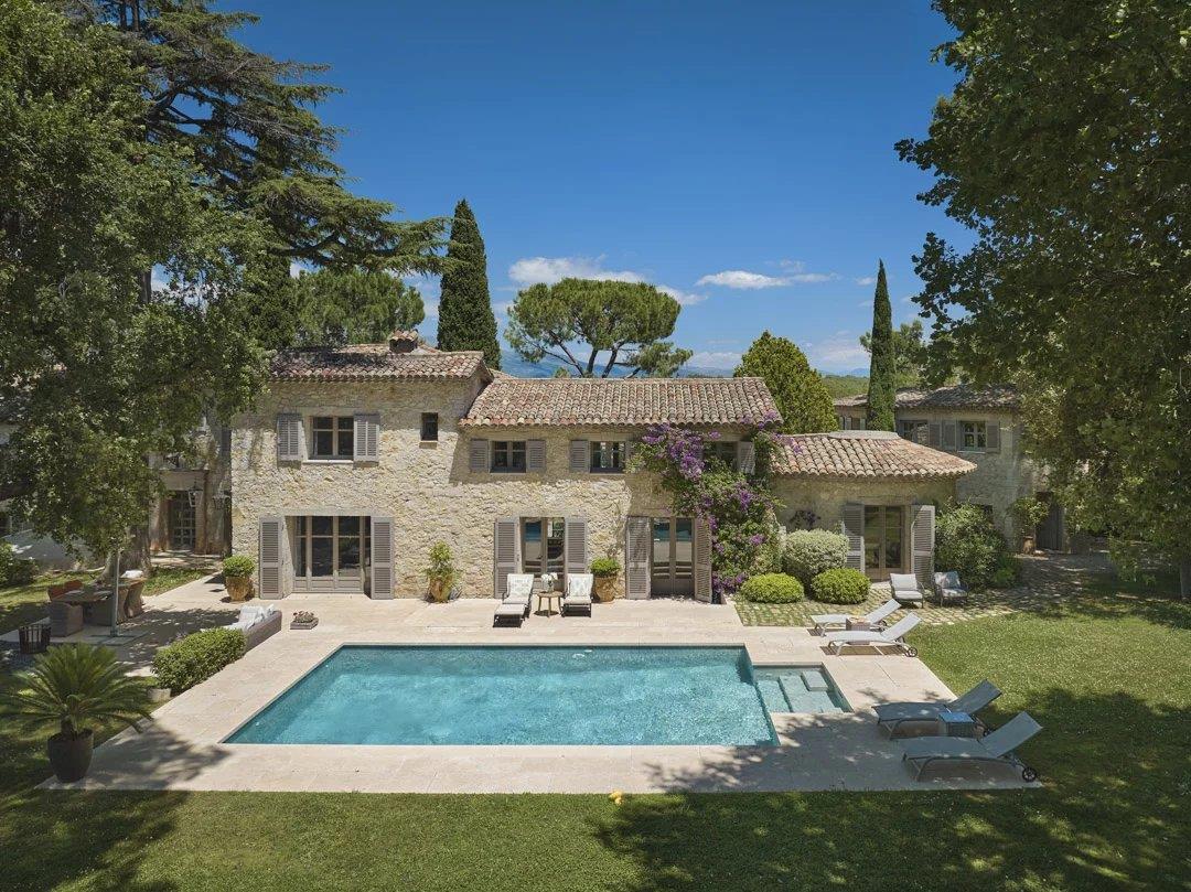 Mougins - Luxuosa quinta do século Xviii renovada
