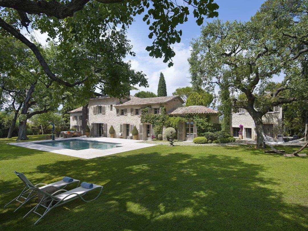 Mougins - Luxuosa quinta do século Xviii renovada