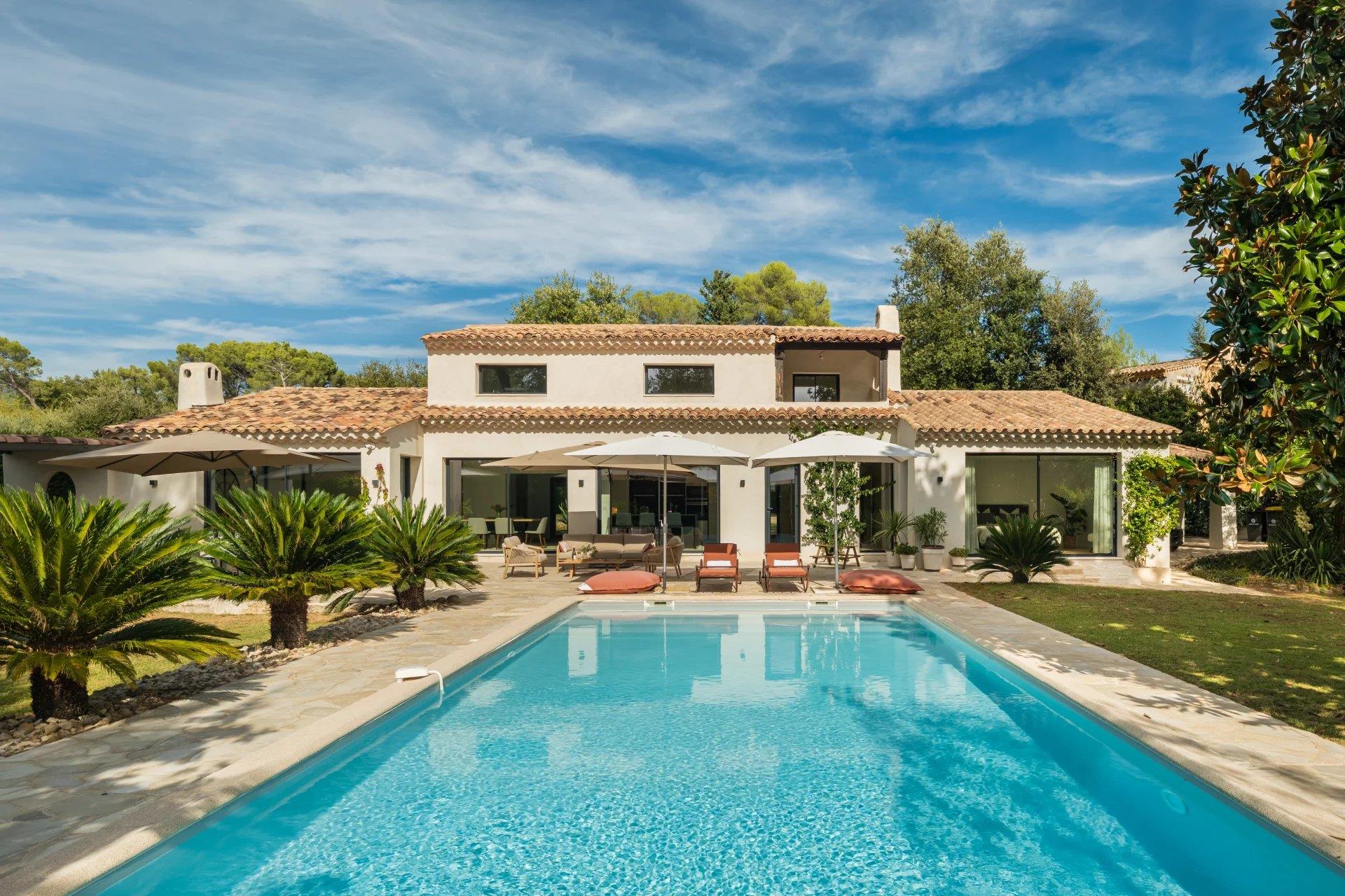 Maison à vendre, 216m², Roquefort-les-Pins