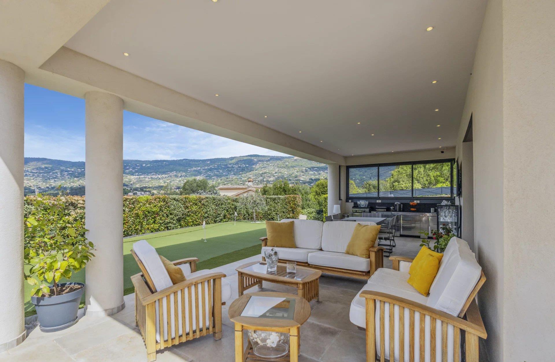 Peymeinade - Moradia contemporânea - Vista panorâmica sobre o campo