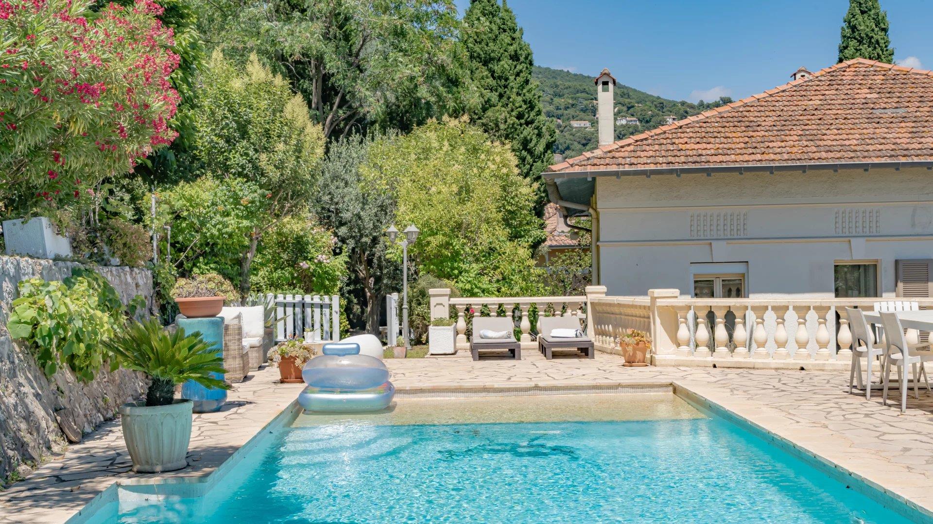Grasse - Maison De Parfumeur Renovee Avec Vue Mer