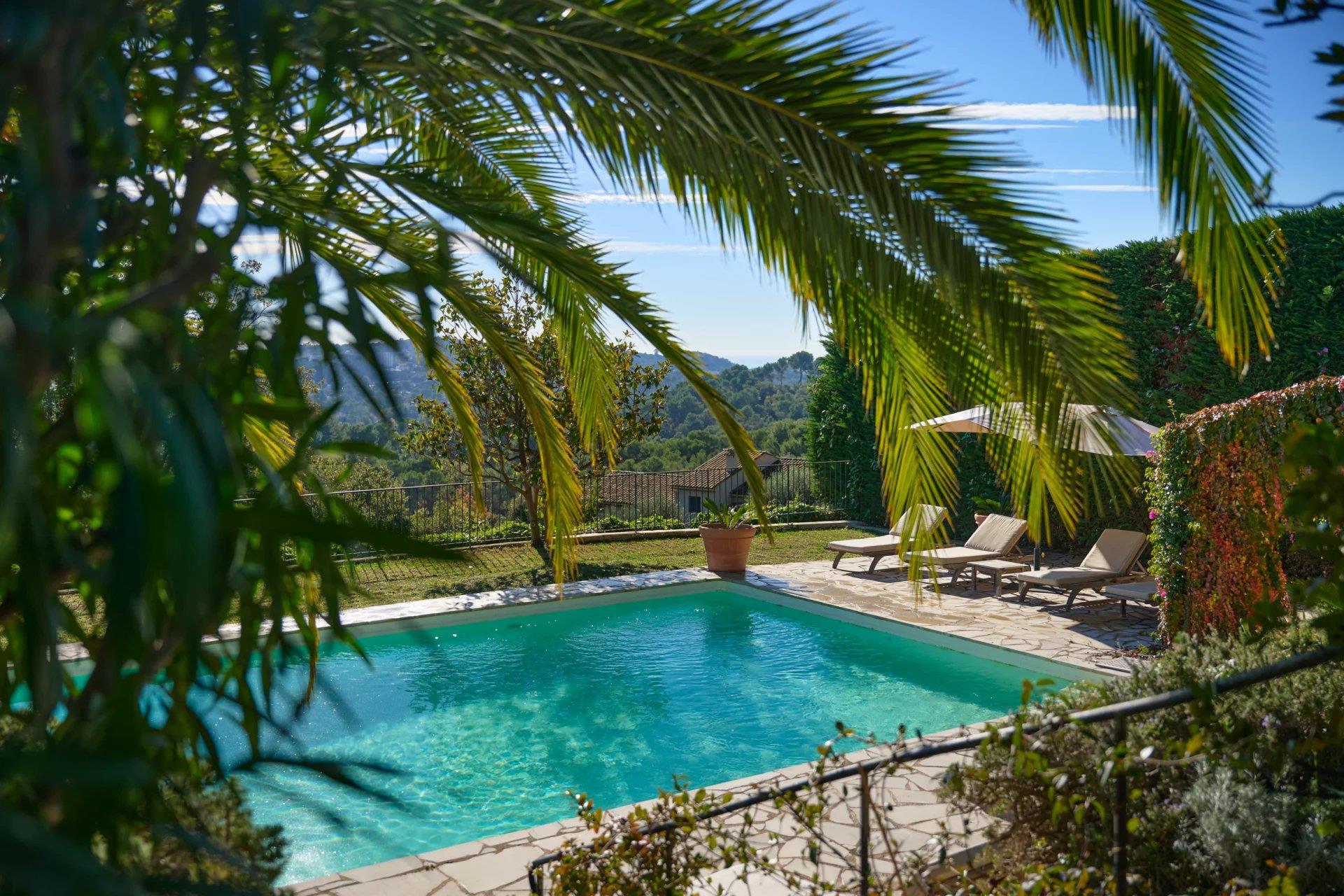 Mougins - Magnífica propriedade com vista panorâmica sobre o mar