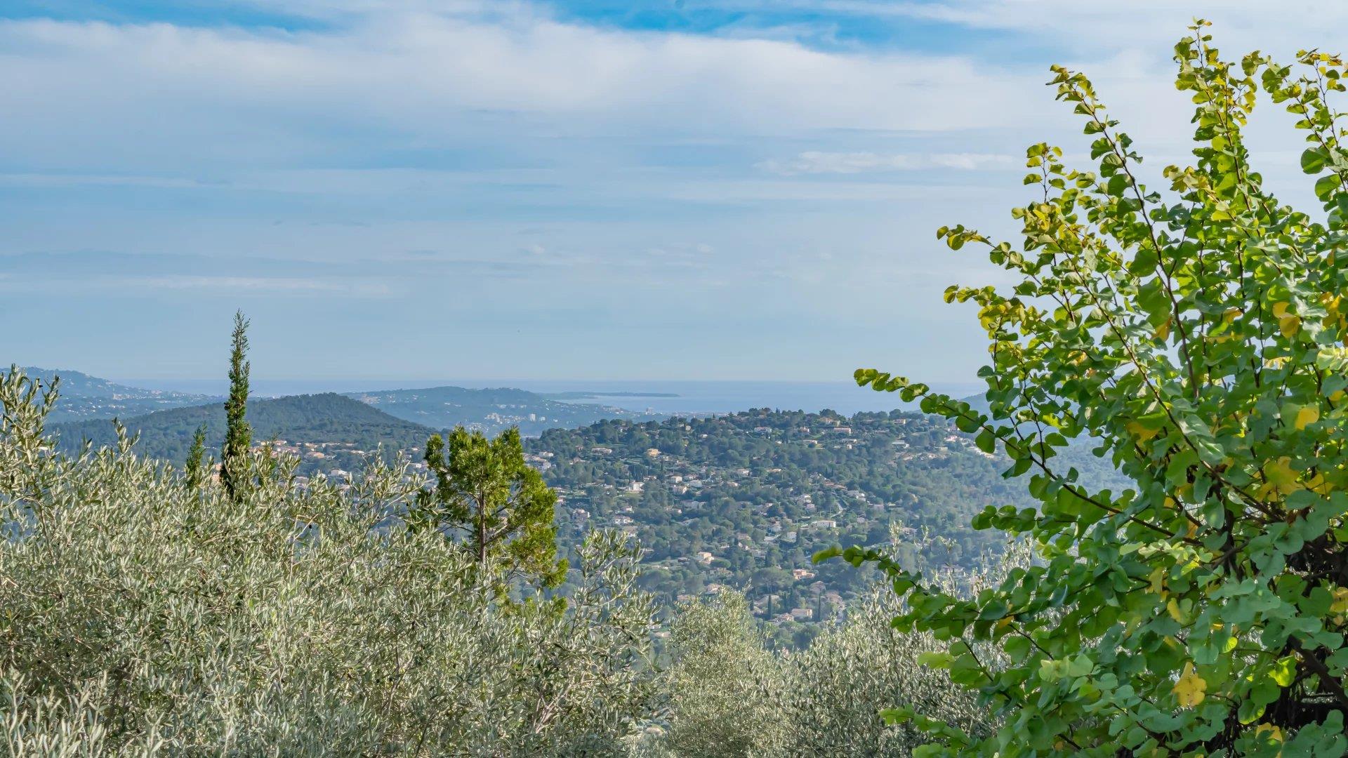 Le Tignet - propriedade de charme com vista panorâmica sobre o mar