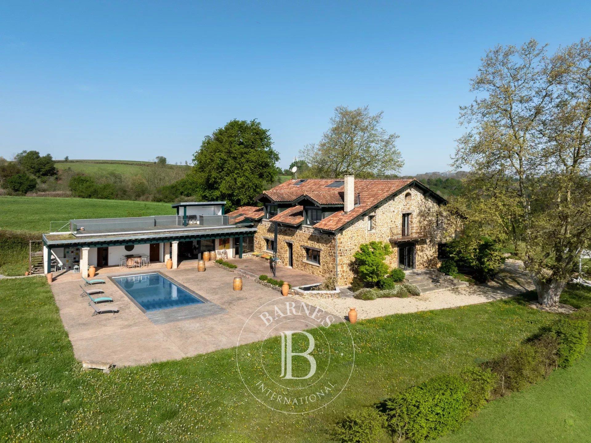 Bardos, Beautiful Country House Facing The Pyrenees
