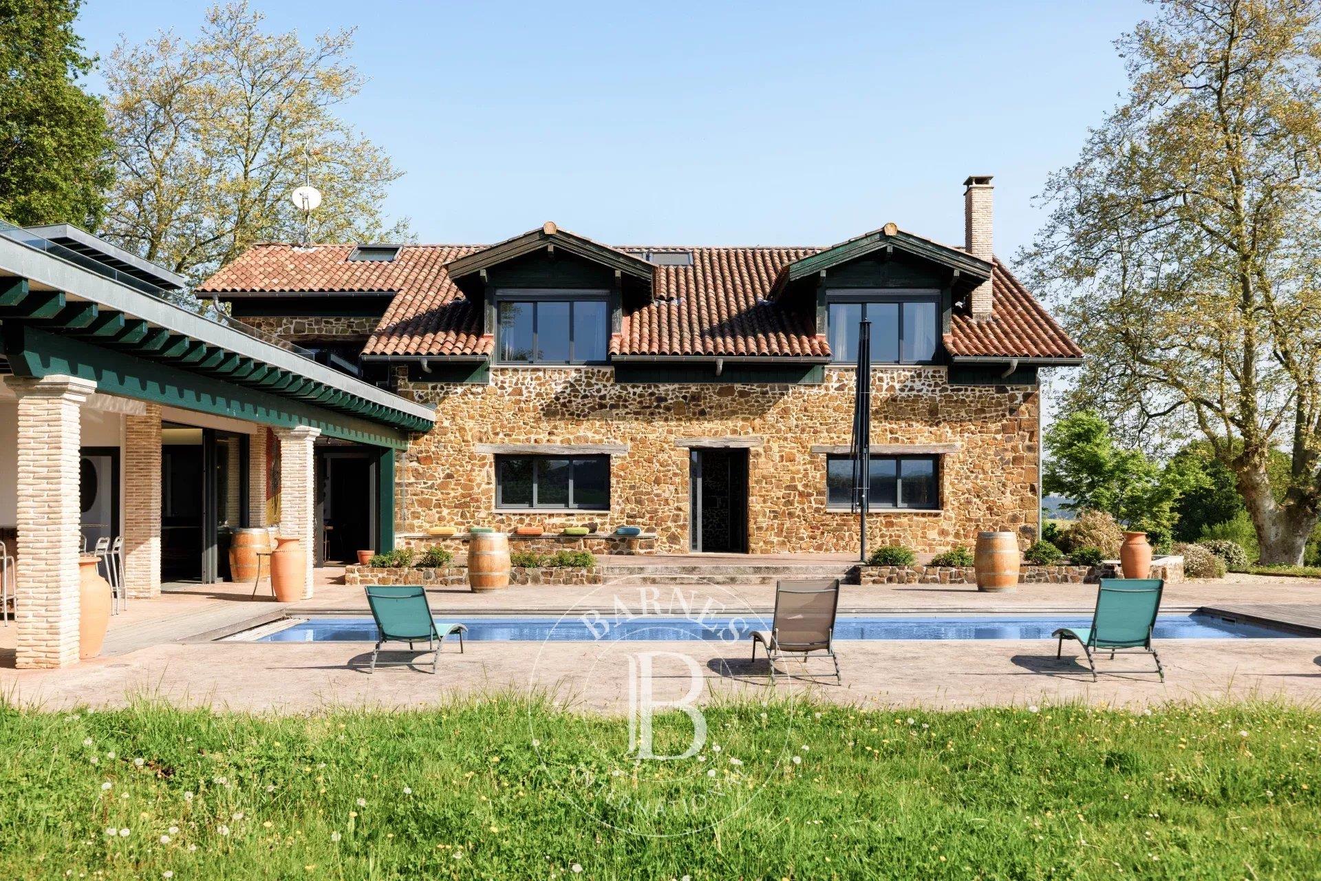 Bardos, Beautiful Country House Facing The Pyrenees