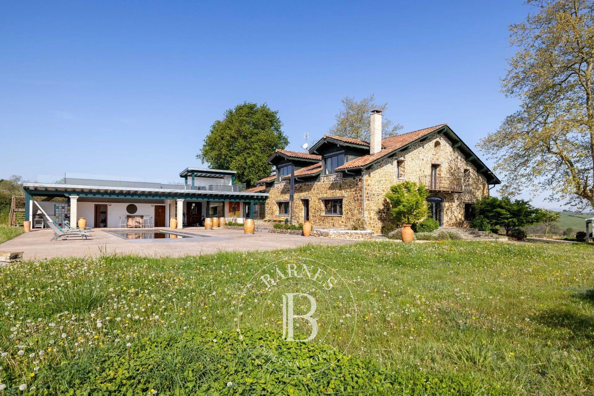 Bardos, Beautiful Country House Facing The Pyrenees
