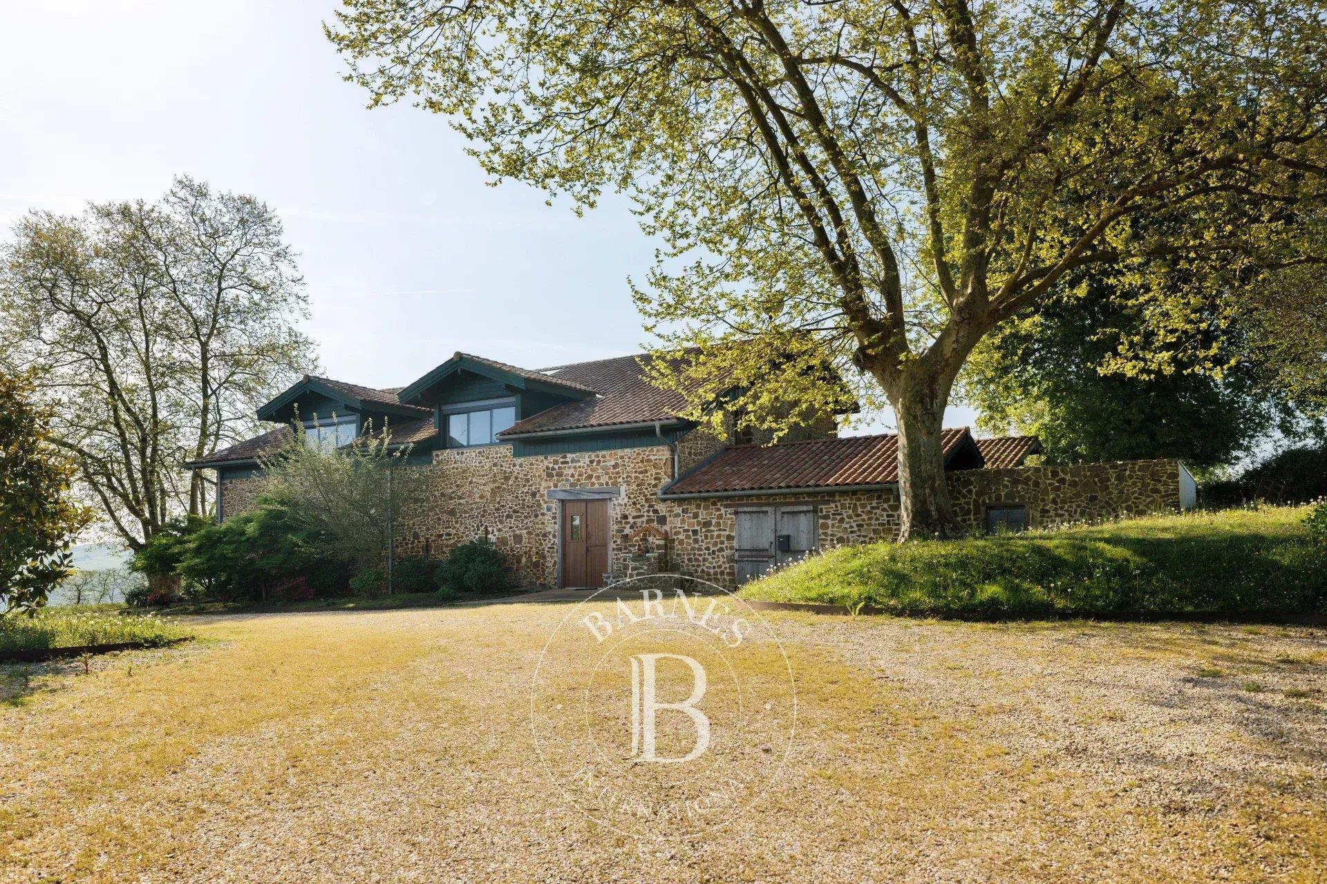 Bardos, Beautiful Country House Facing The Pyrenees