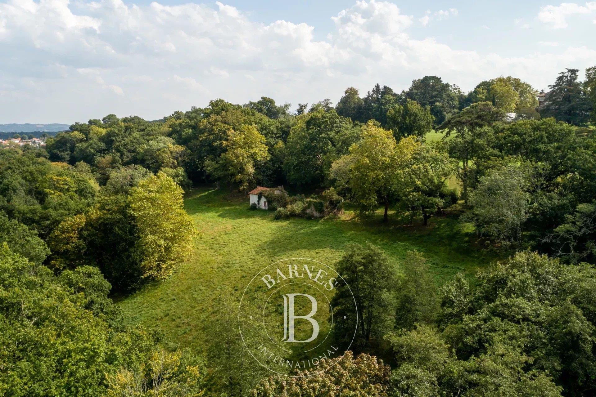 Arcangues, Property On 3.6 Hectares