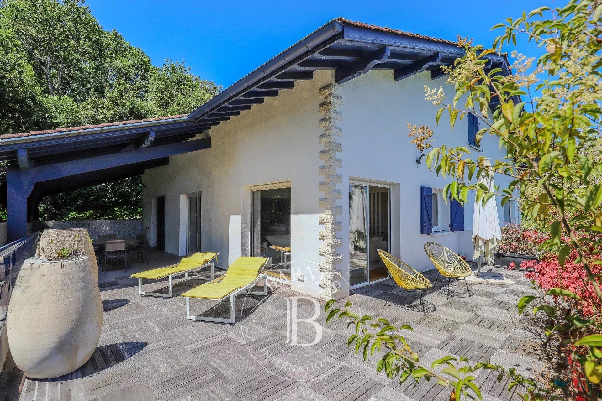 Biarritz, House Of 330 M² Fully Renovated