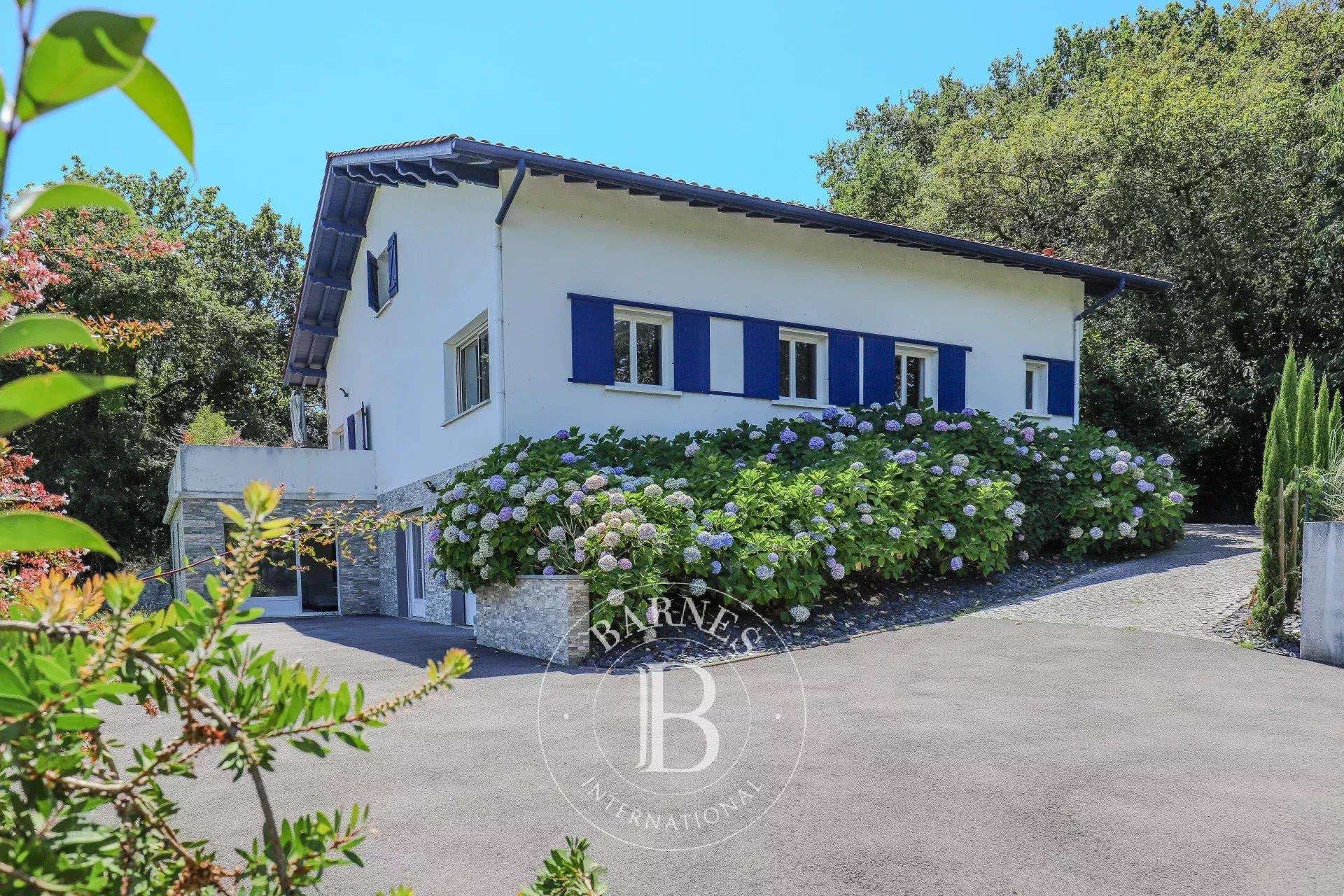Biarritz, House Of 330 M² Fully Renovated