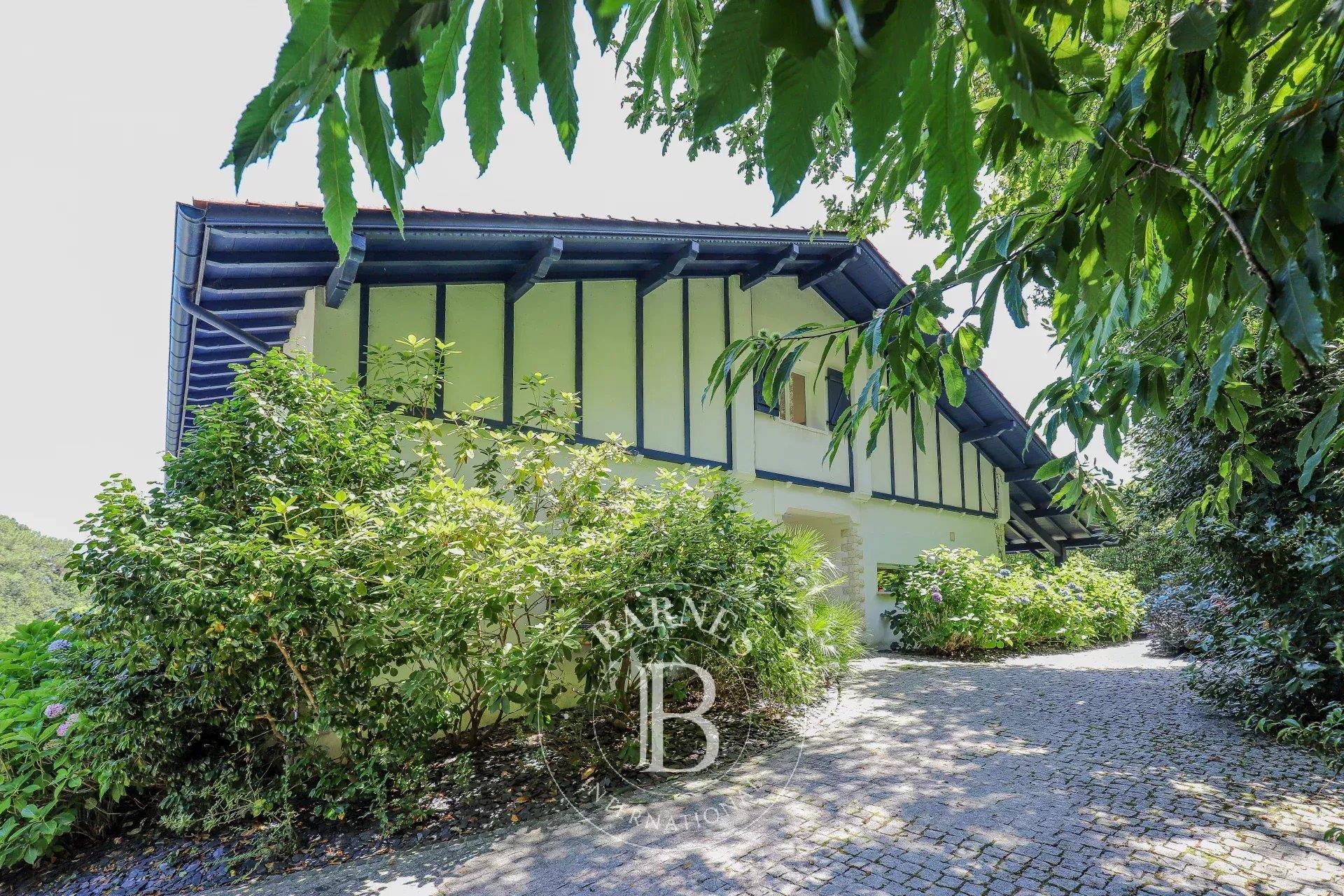 Biarritz, House Of 330 M² Fully Renovated