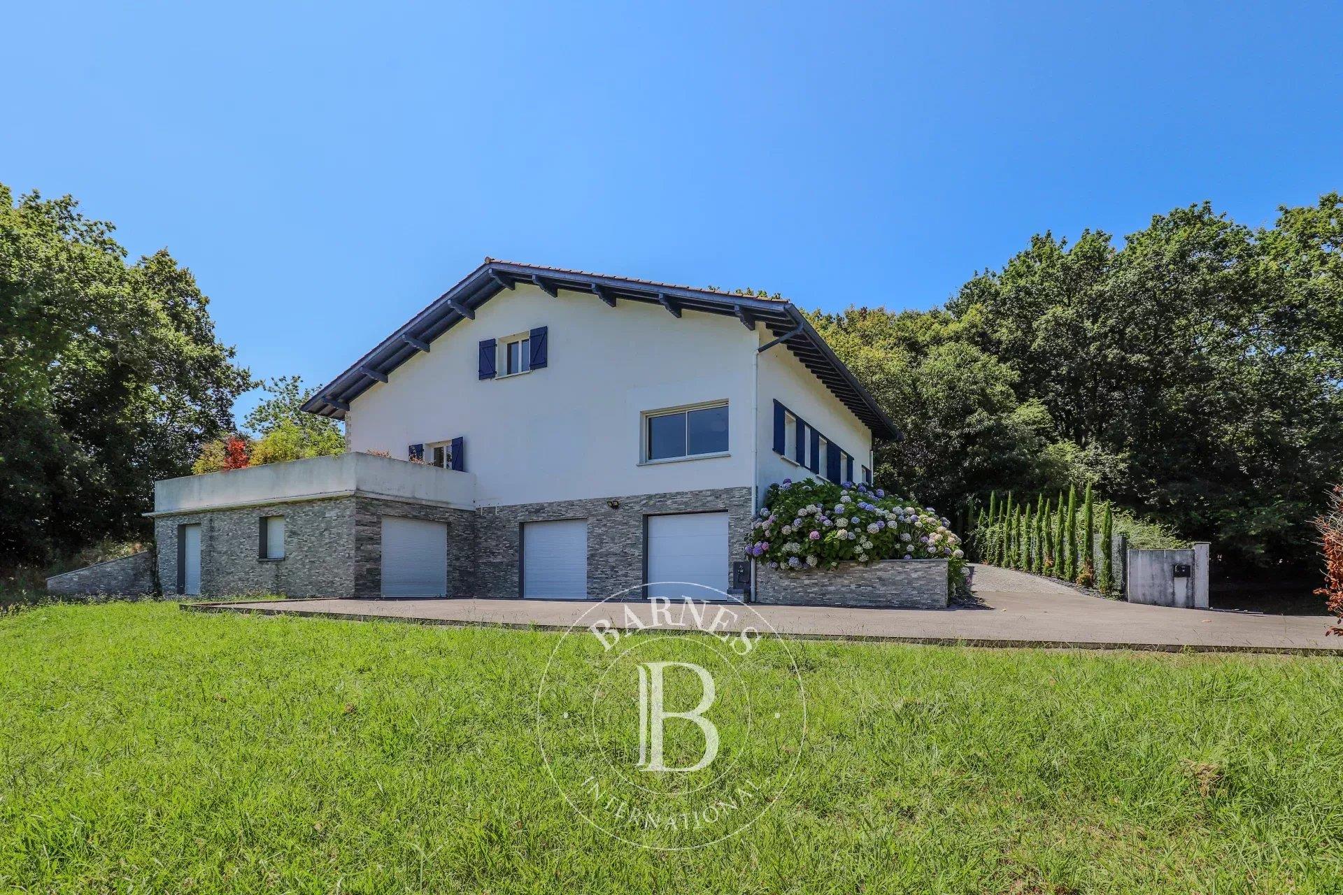 Biarritz, House Of 330 M² Fully Renovated