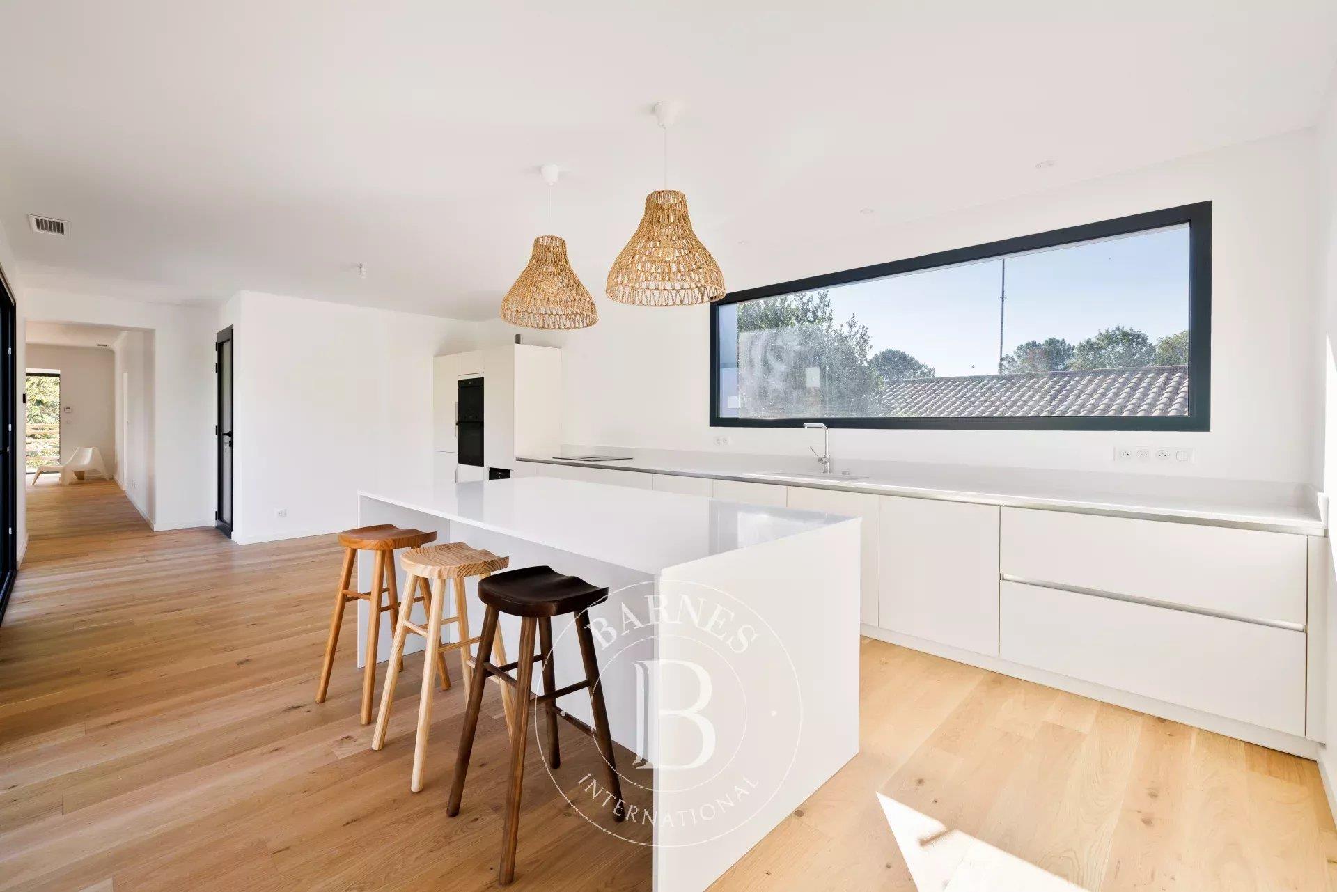 Capbreton, Casa Reformada Con Piscina
