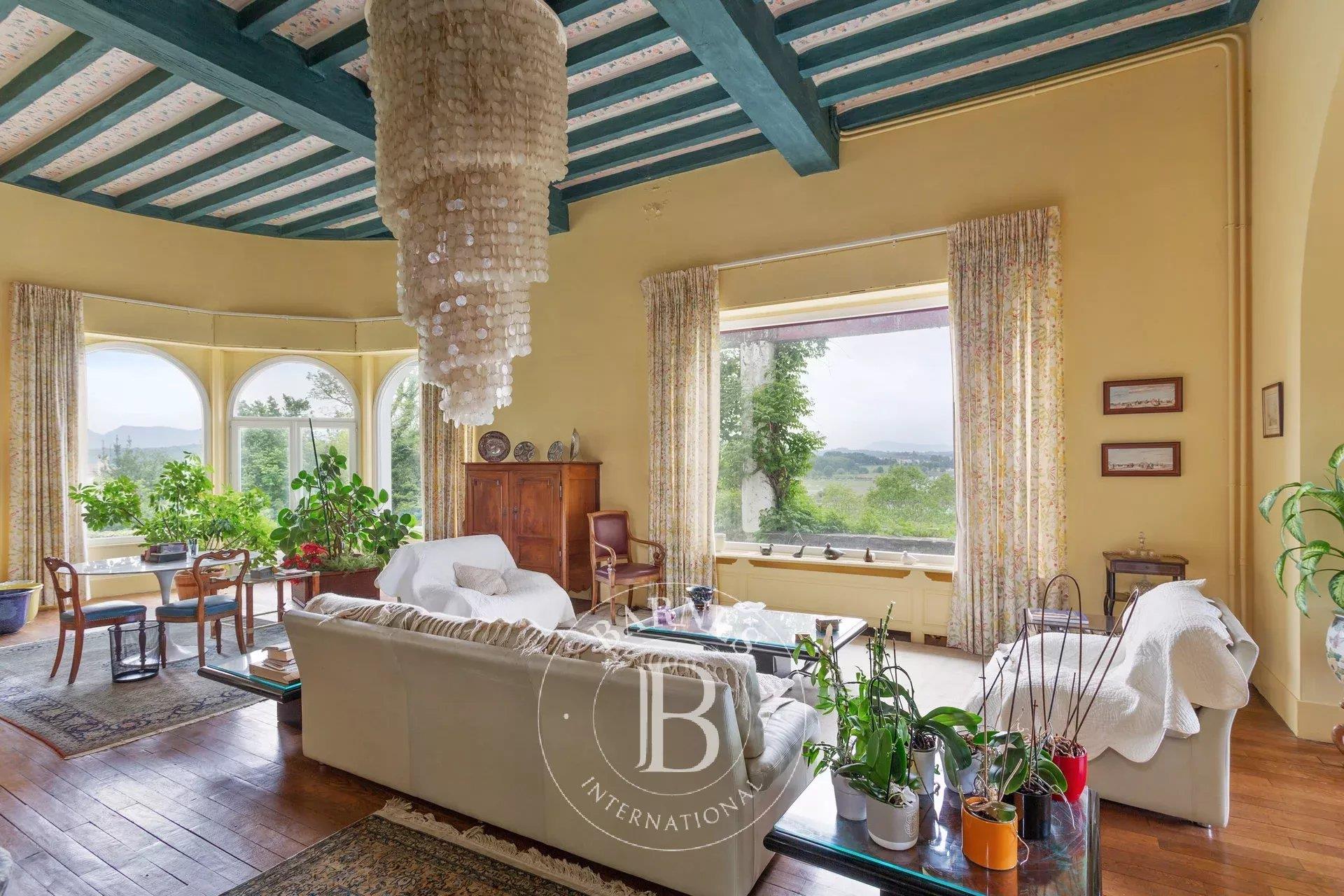 Saint Jean De Luz, Beautiful Property In Chantaco