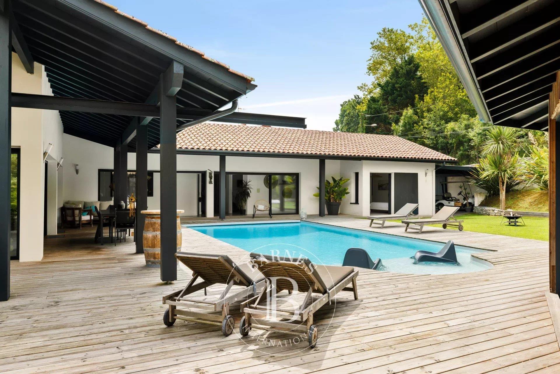 Ahetze - Contemporary Home With Pool