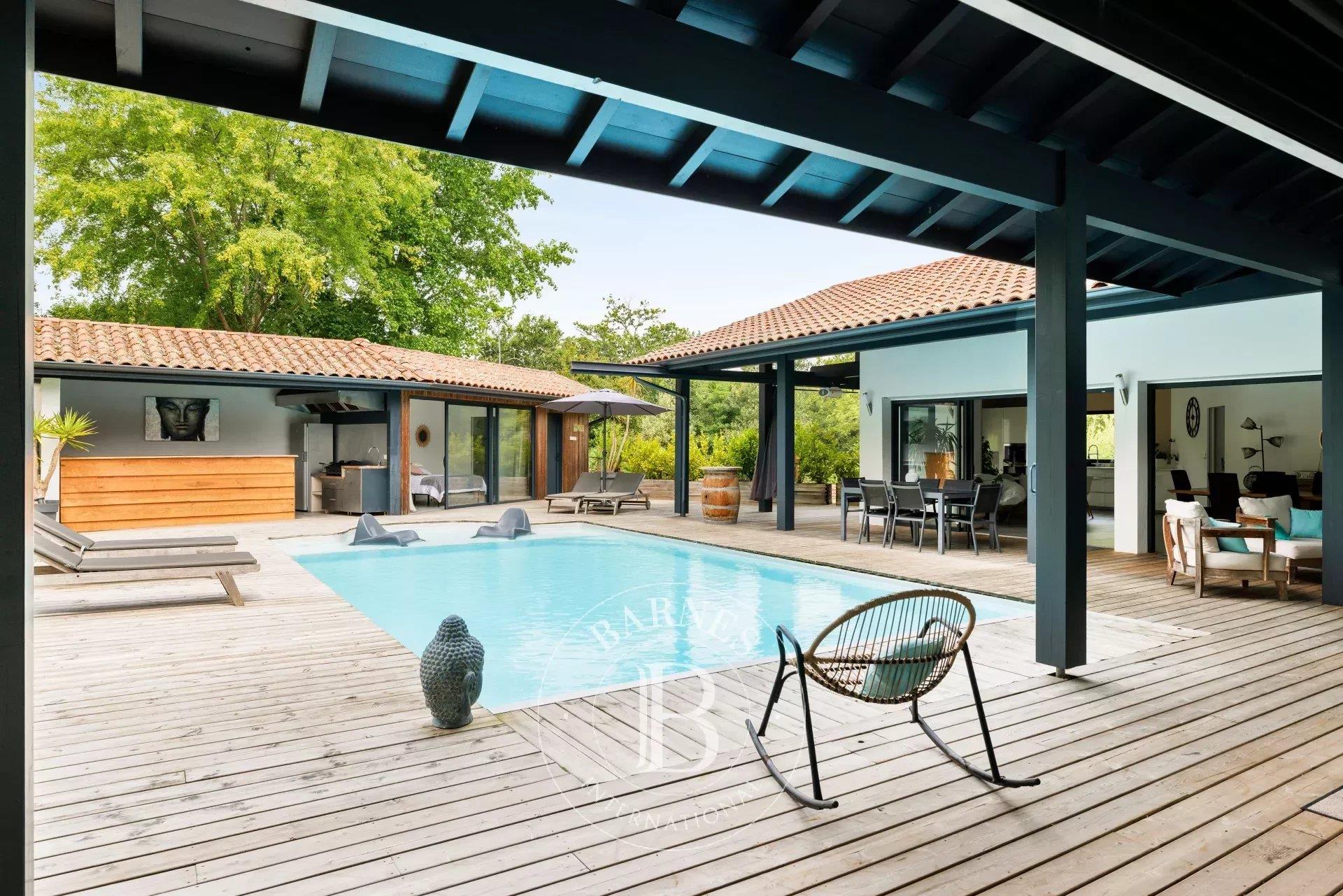 Ahetze - Contemporary Home With Pool