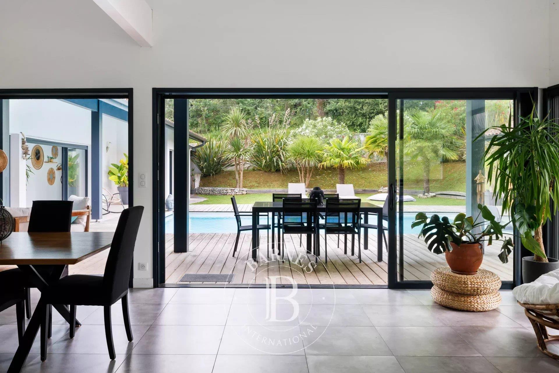 Ahetze - Contemporary Home With Pool