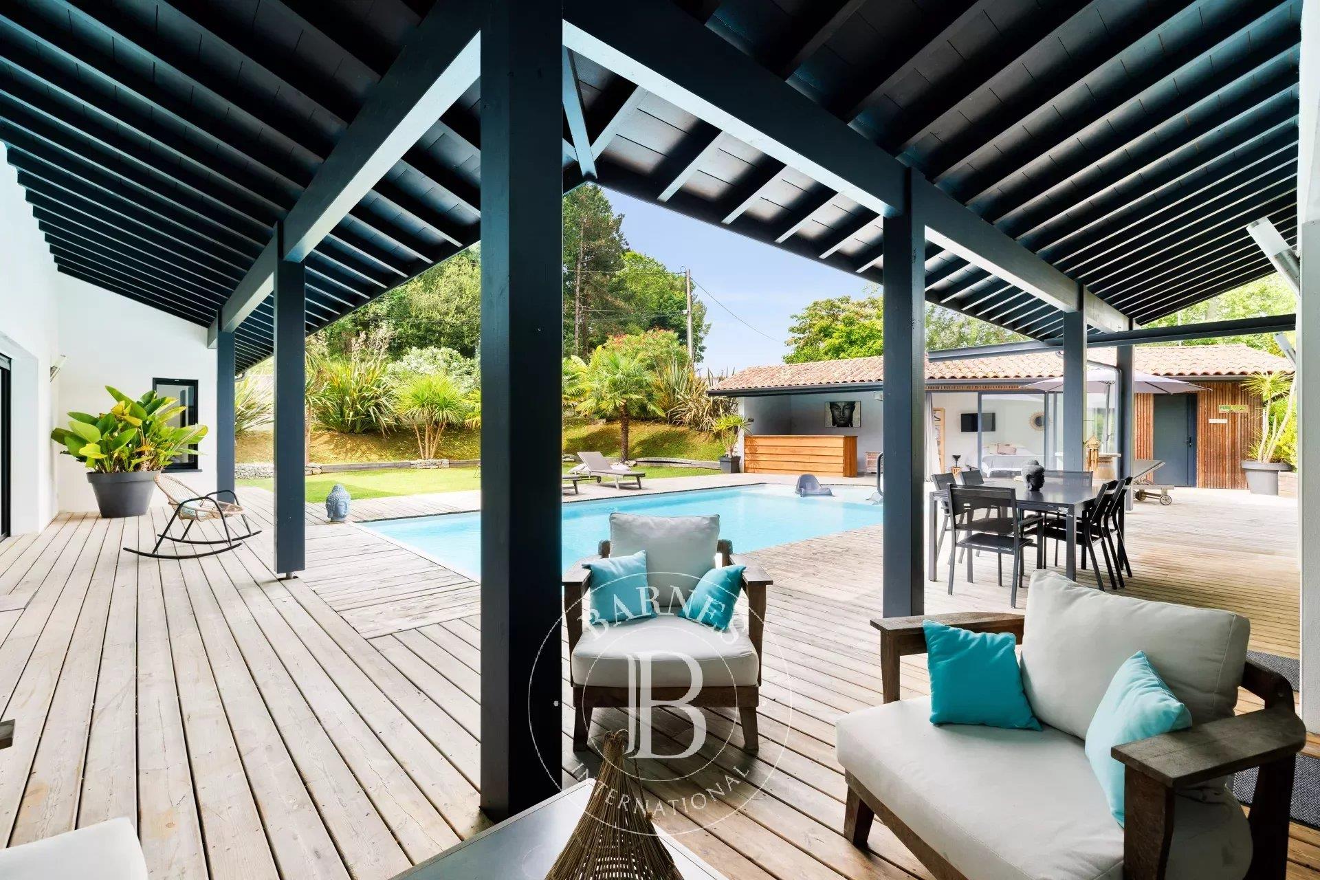 Ahetze - Contemporary Home With Pool