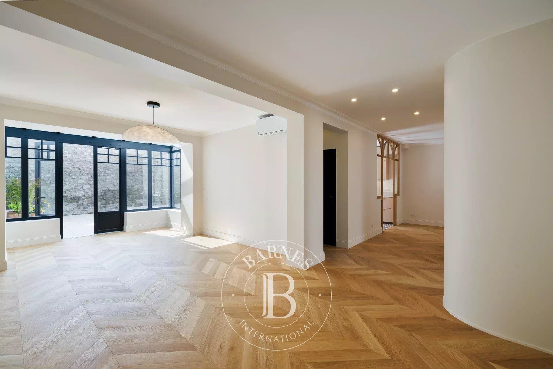 Biarritz, Town Center, Fully Renovated 1930s House