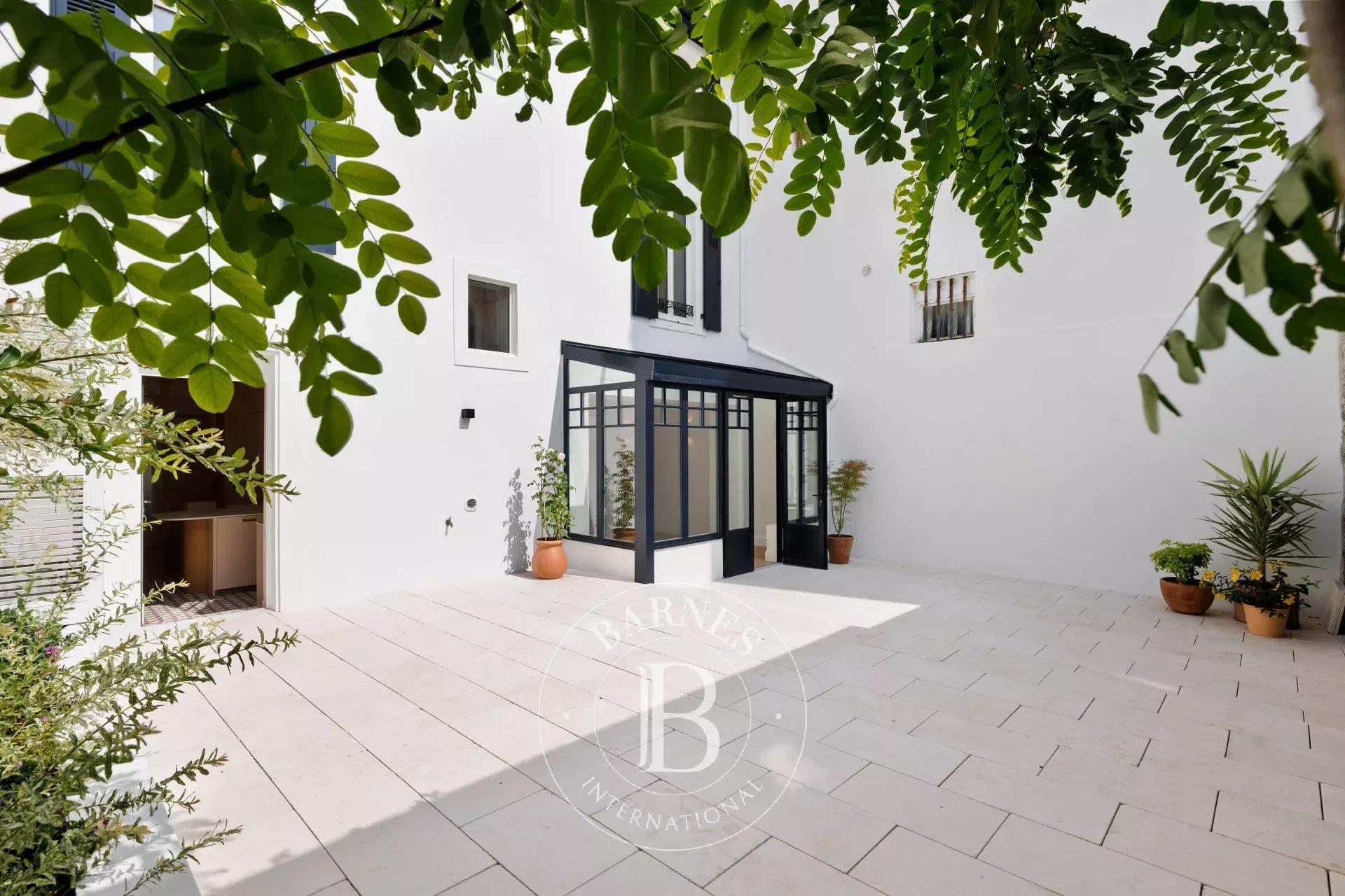 Biarritz, Town Center, Fully Renovated 1930s House