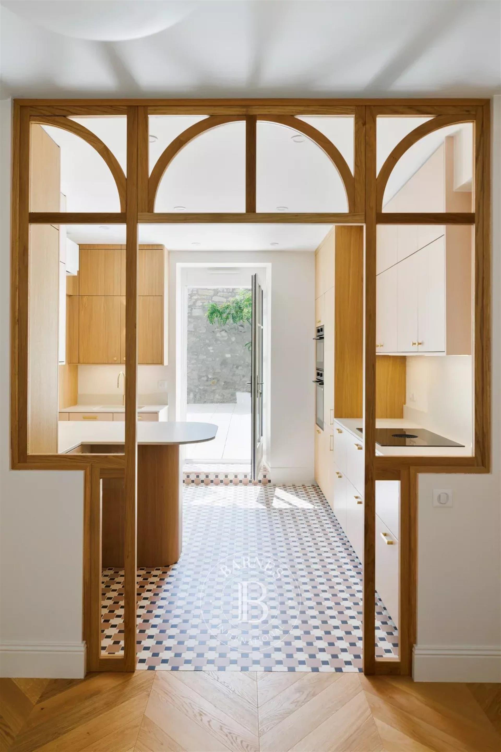 Biarritz, Town Center, Fully Renovated 1930s House