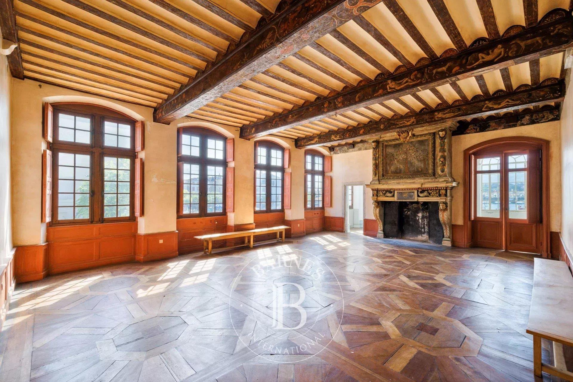 Saint-Jean-De-Luz, Maison De L’Infante – Stunning Views Of The Bay, The Port And Place Louis Xiv