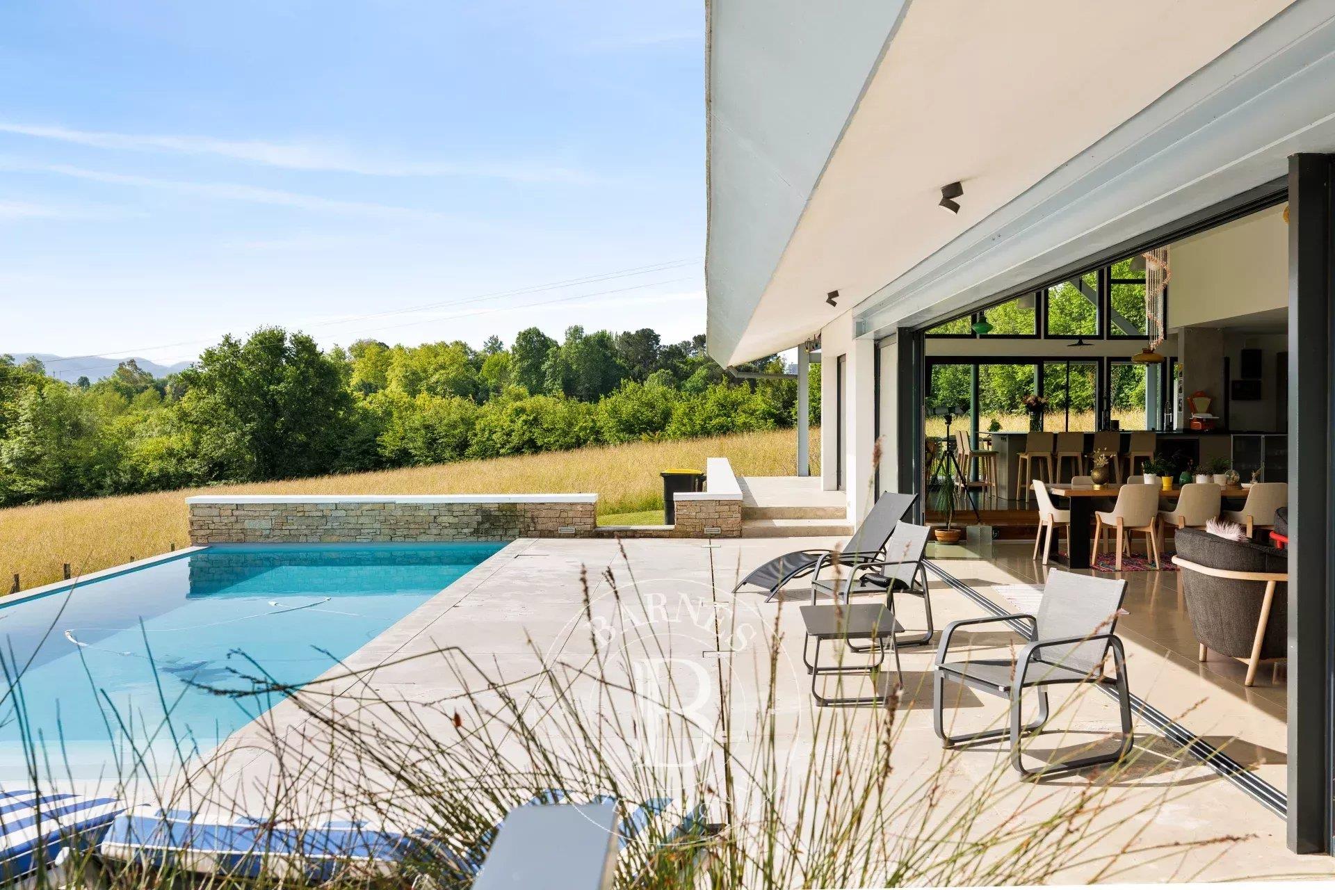 Ahetze, Contemporary 300 Sqm Home In A Peaceful Setting