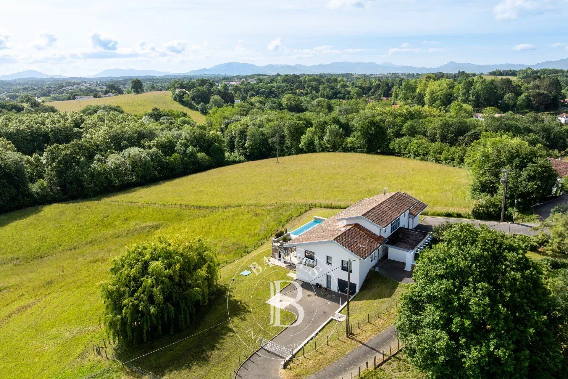 Ahetze, Contemporary 300 Sqm Home In A Peaceful Setting