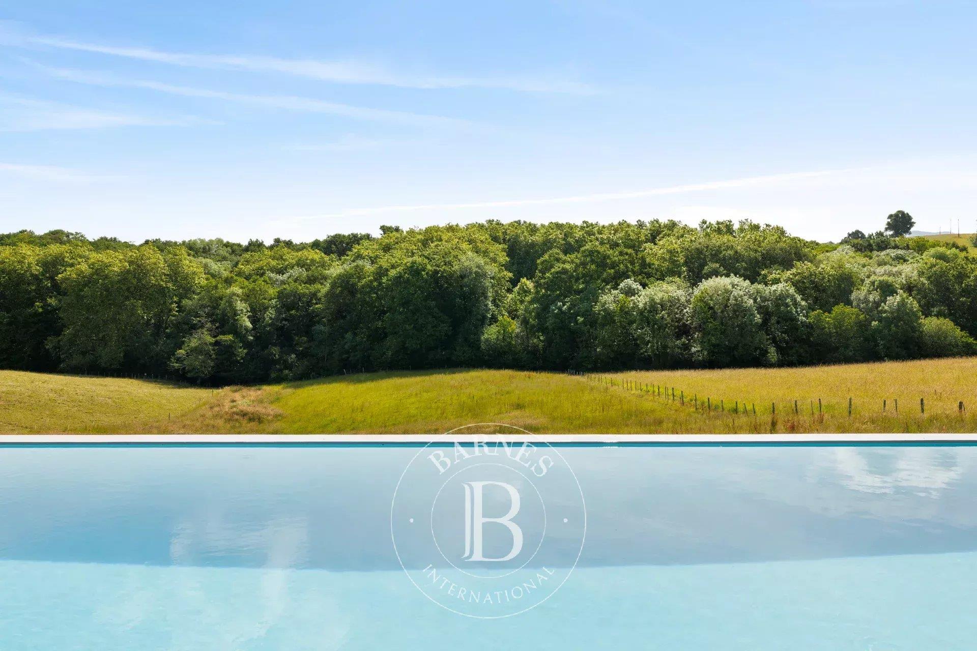 Ahetze, Contemporary 300 Sqm Home In A Peaceful Setting