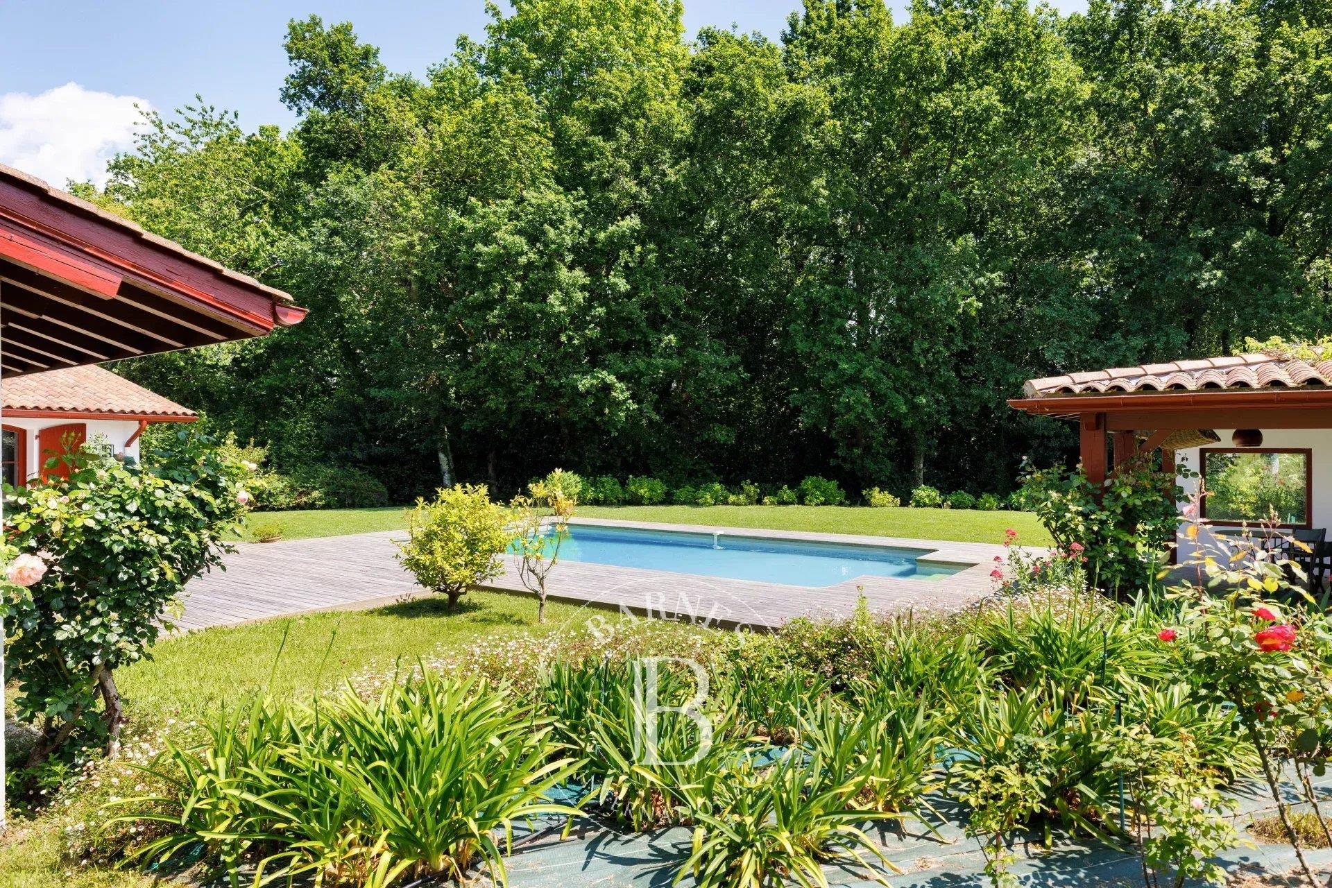 Saint Jean De Luz, Peaceful Setting – 327 Sqm Family Home