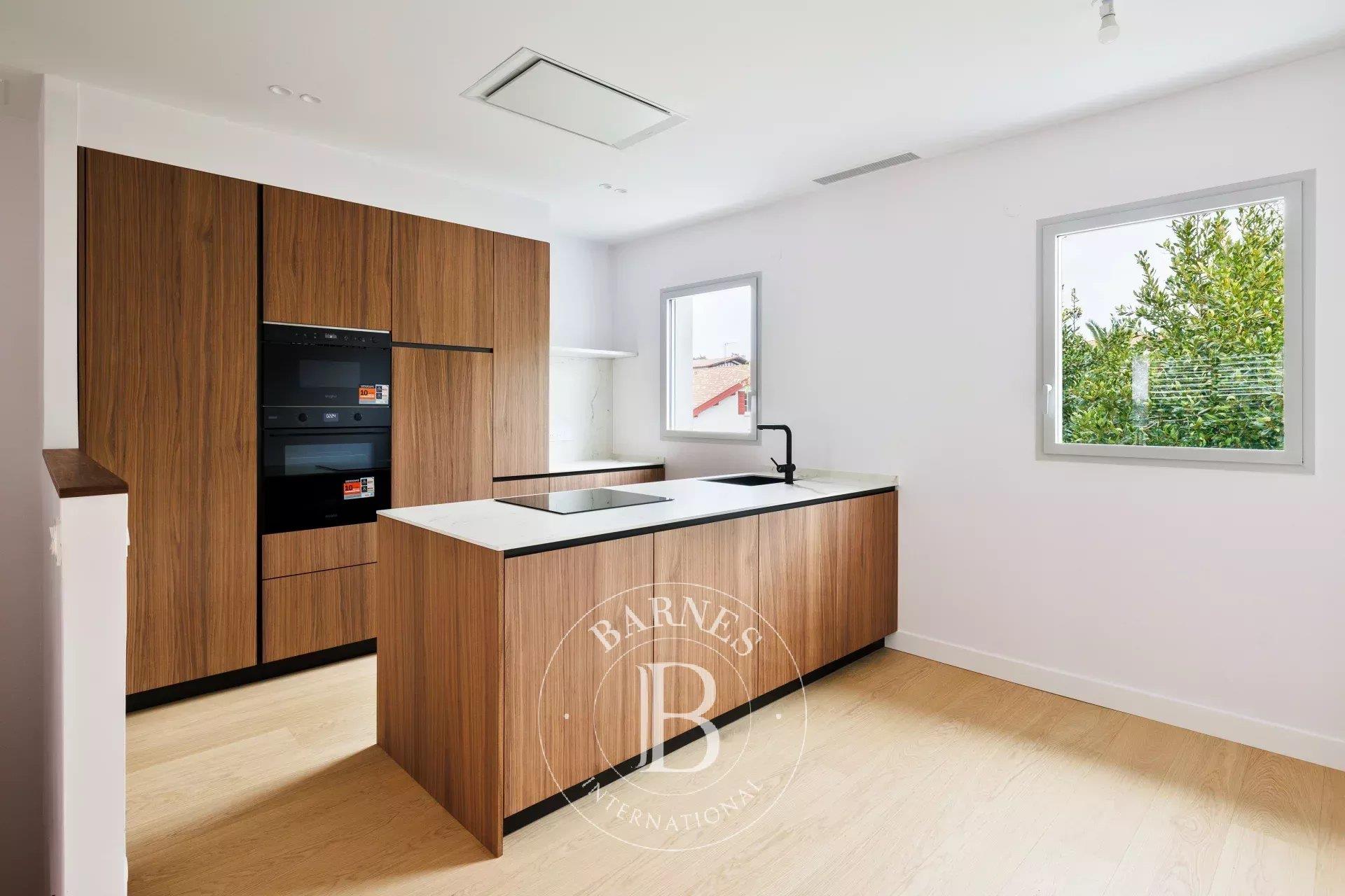 Saint Jean De Luz, Newly Built Townhouse