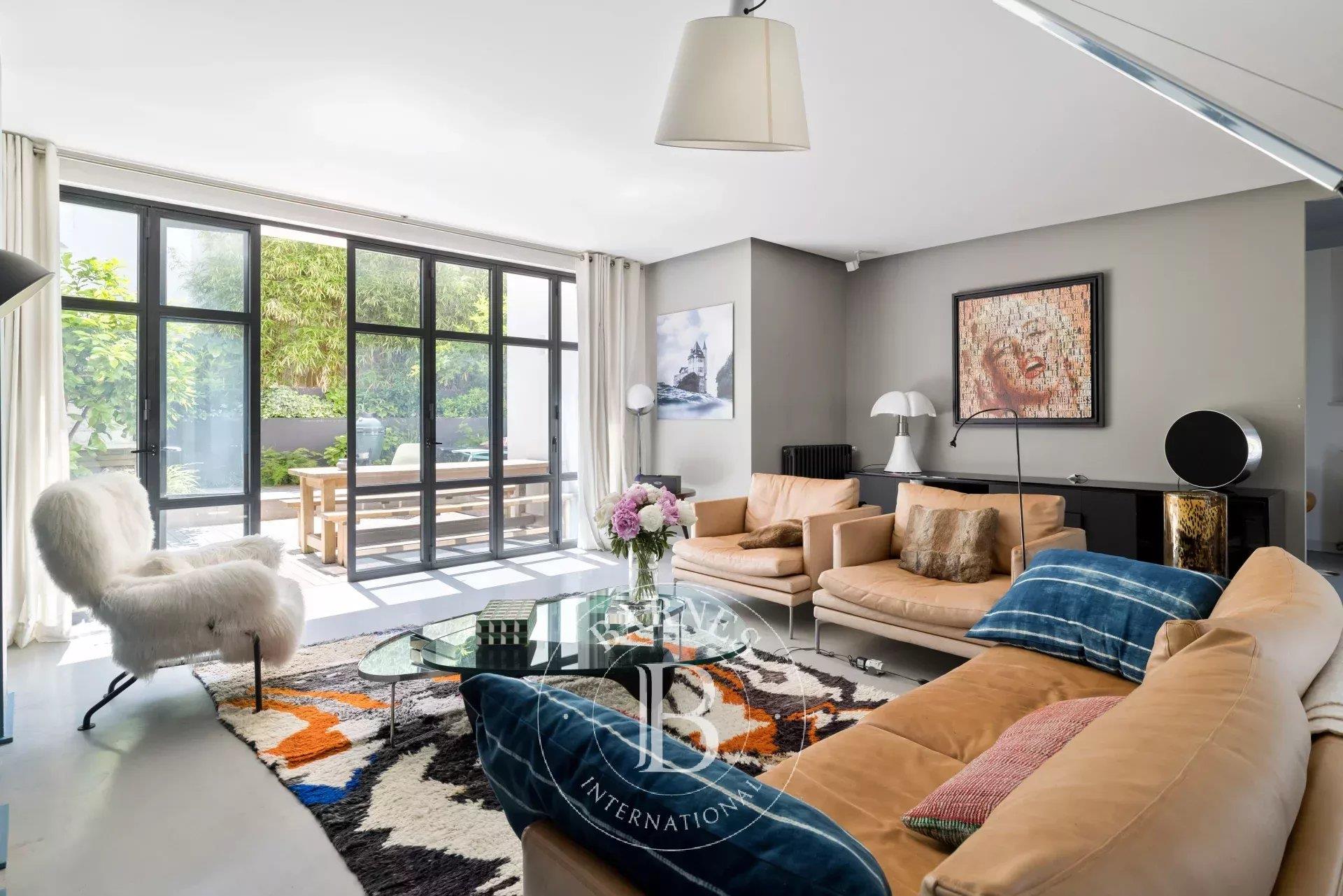 Beautiful House Of 257 M² With Terrace And Pool