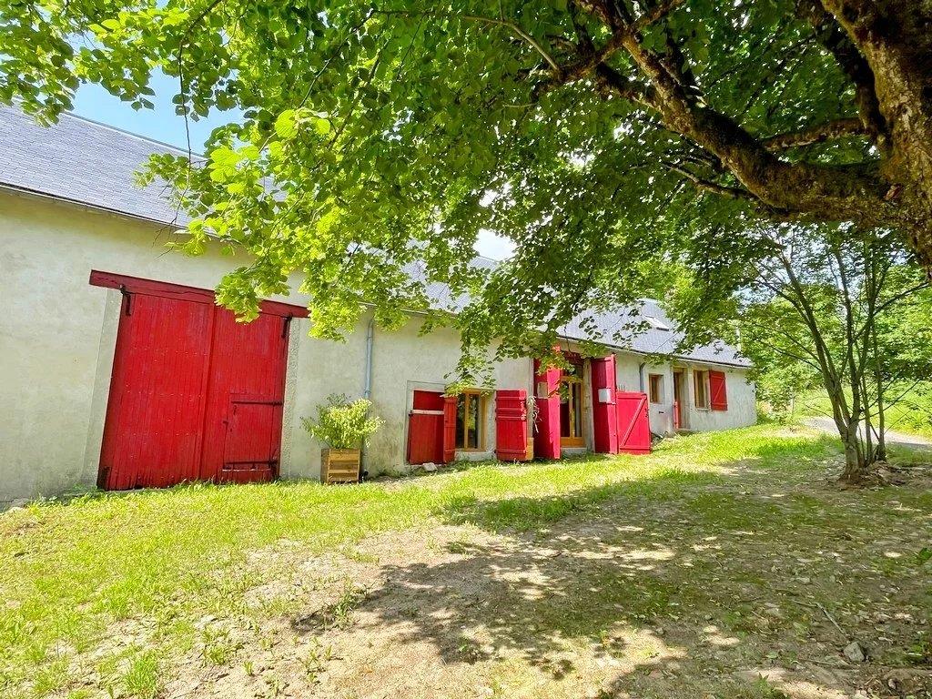 Exclusivité/Bourgogne, Morvan des Lacs, Secteur St Brisson, belle maison de campagne rénovée sur plu