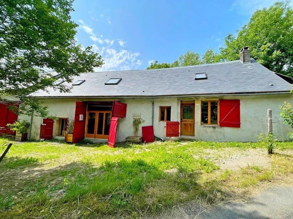 Exclusivité/Bourgogne, Morvan des Lacs, Secteur St Brisson, belle maison de campagne rénovée sur plu