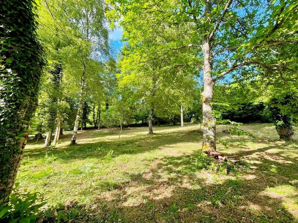 Exclusivité/Bourgogne, Morvan des Lacs, Secteur St Brisson, belle maison de campagne rénovée sur plu