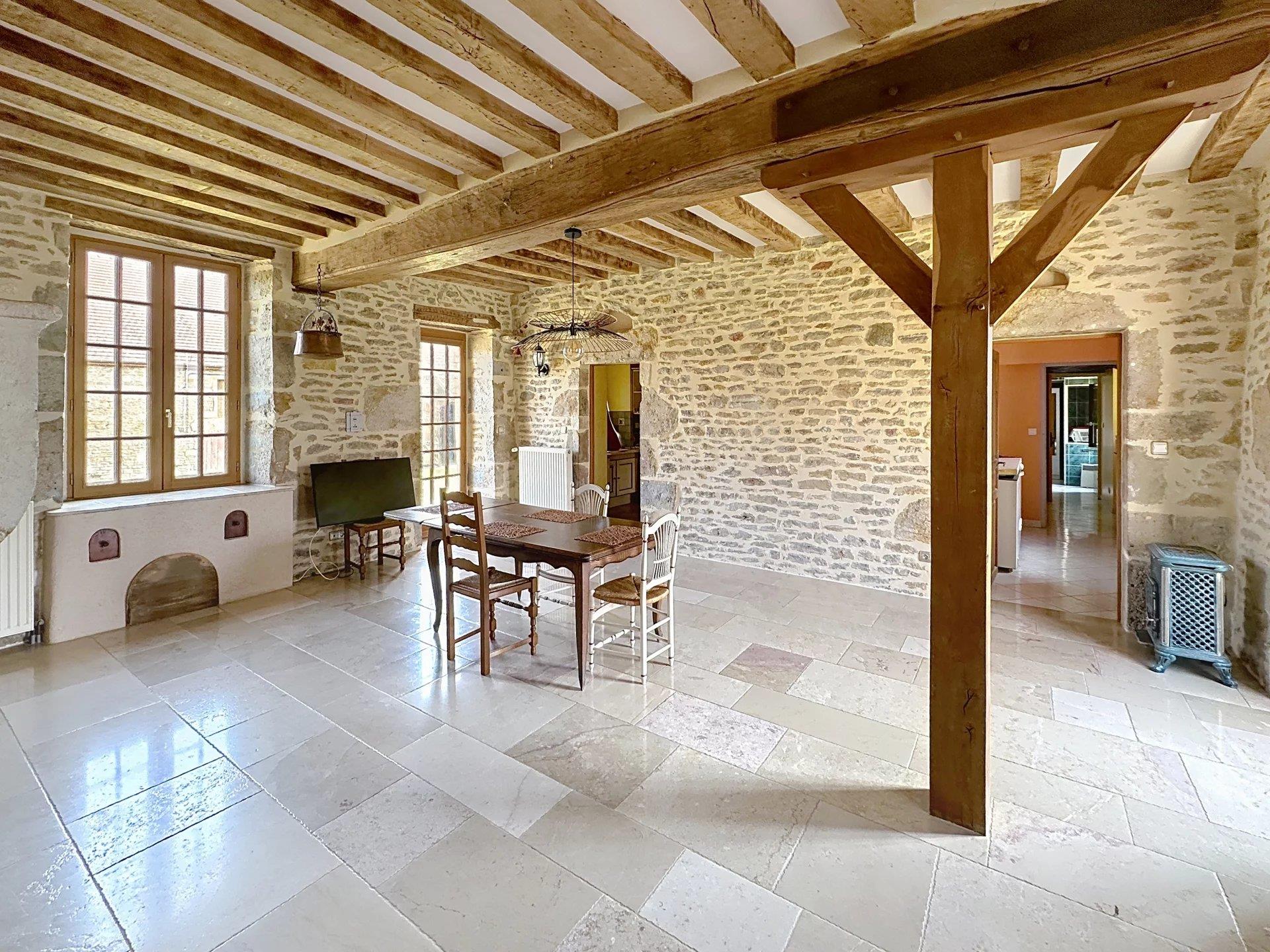 En exclusivité, Bourgogne propriété de caractère