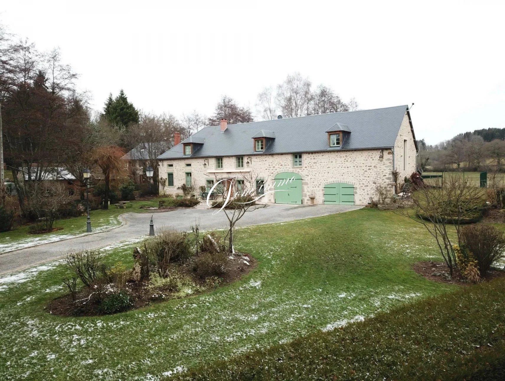 In the heart of the Morvan: Exceptional old mill restored in Burgundy