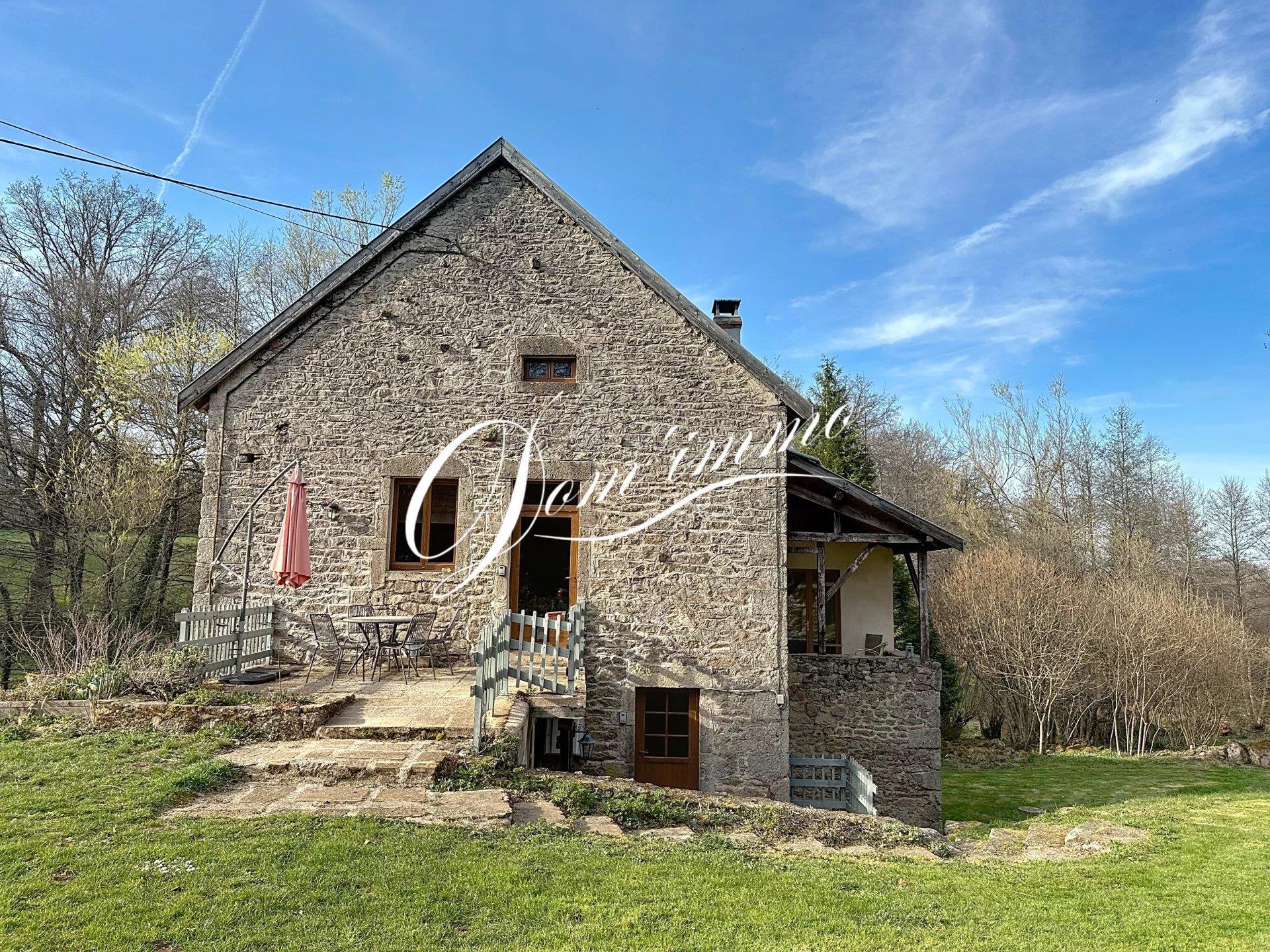 En exclusivité, ancien moulin avec 6 hectares environ