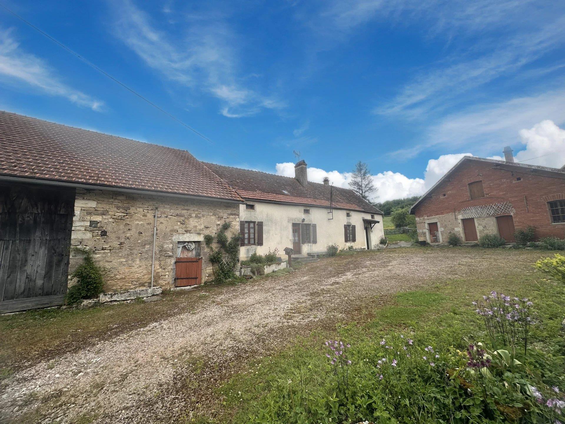 Exclusively, in Auxois, old farmhouse