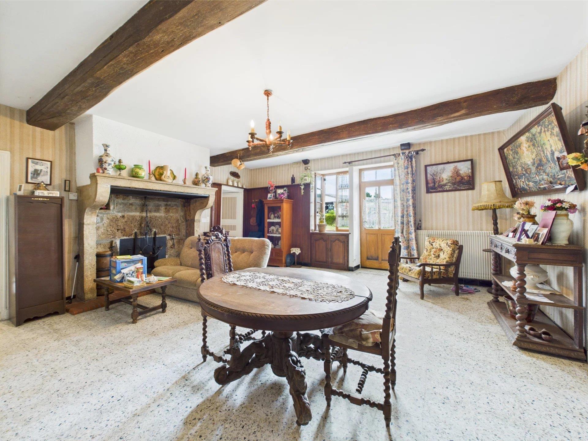 Exclusively, in Auxois, old farmhouse