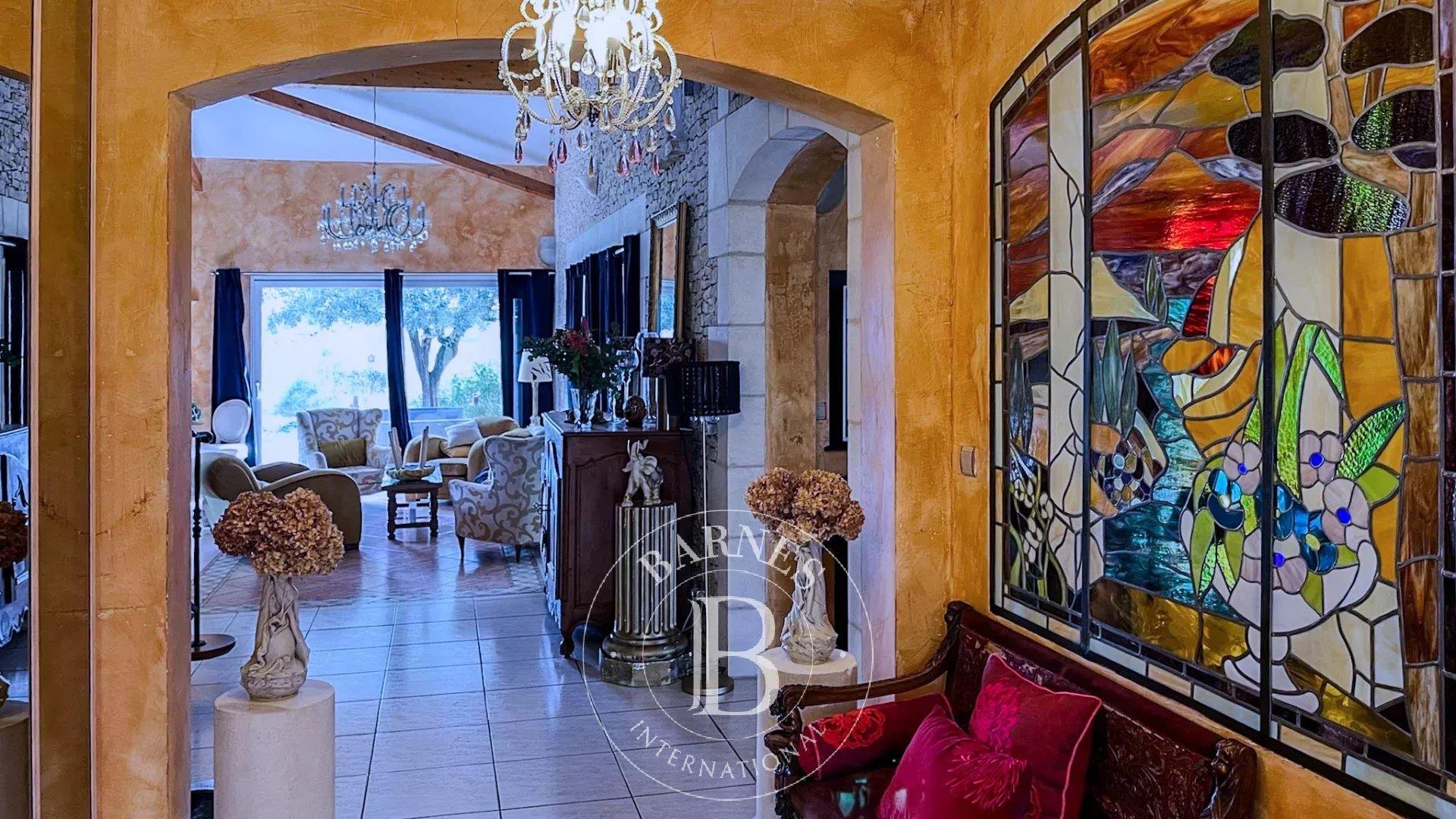 Périgueux – Architect-Designed Home With Indoor Pool On Over 2 Hectares Of Landscaped Grounds