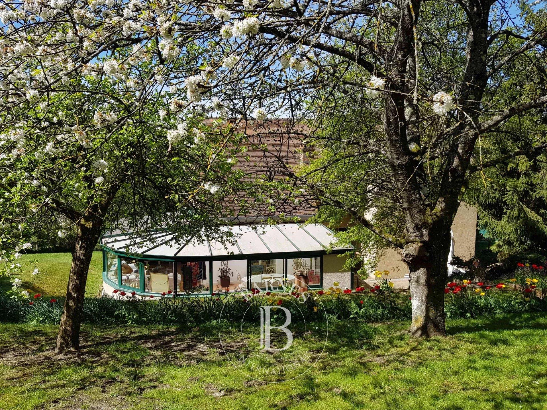 Green, 245m2 living space on 4600m2 of land.