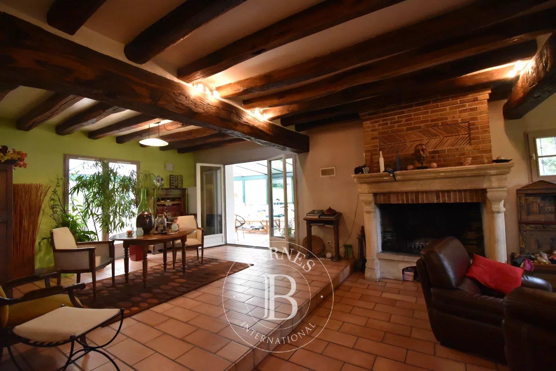 Green, 245m2 living space on 4600m2 of land.