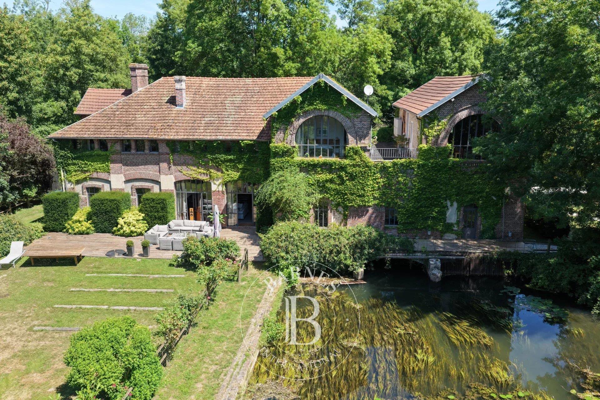 Sorel Moussel (28) near Anet, former mill with 435m2 of living space set in 3 hectares of parkland,