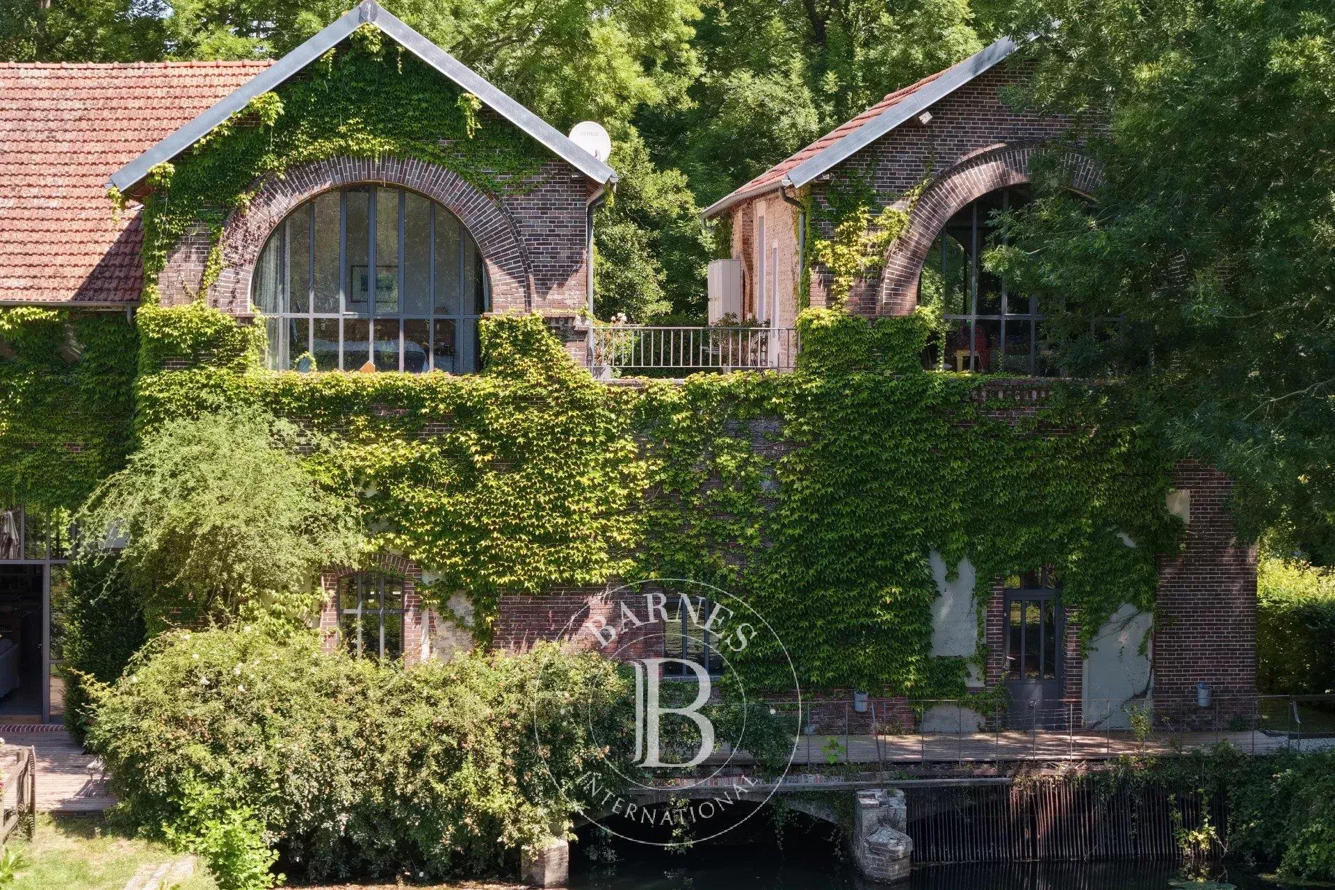 Sorel Moussel (28) near Anet, former mill with 435m2 of living space set in 3 hectares of parkland,